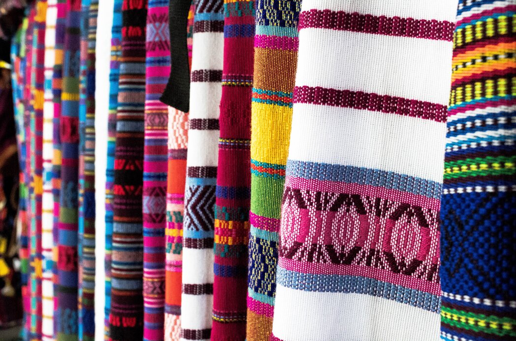 Apakah yang dimaksud kerajinan tekstil tradisional