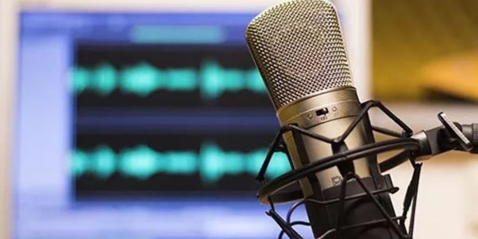 alat perekam suara untuk podcast